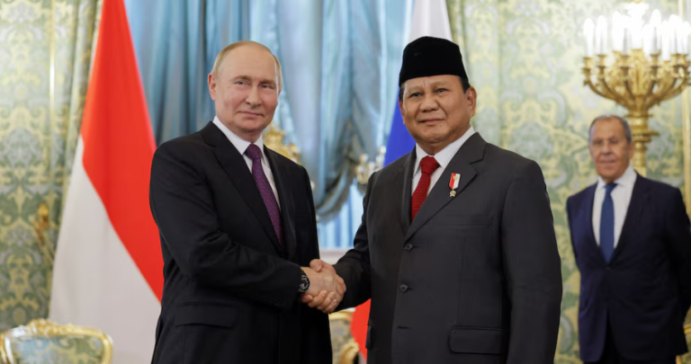 Presiden Prabowo Bertemu Putin, Rusia Siap Pasok Minyak dan Jajaki Kerja Sama Nuklir