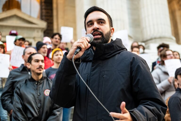 Zohran Mamdani: Dari Anggota Majelis Menuju Kandidat Kuat Walikota Muslim Pertama New York