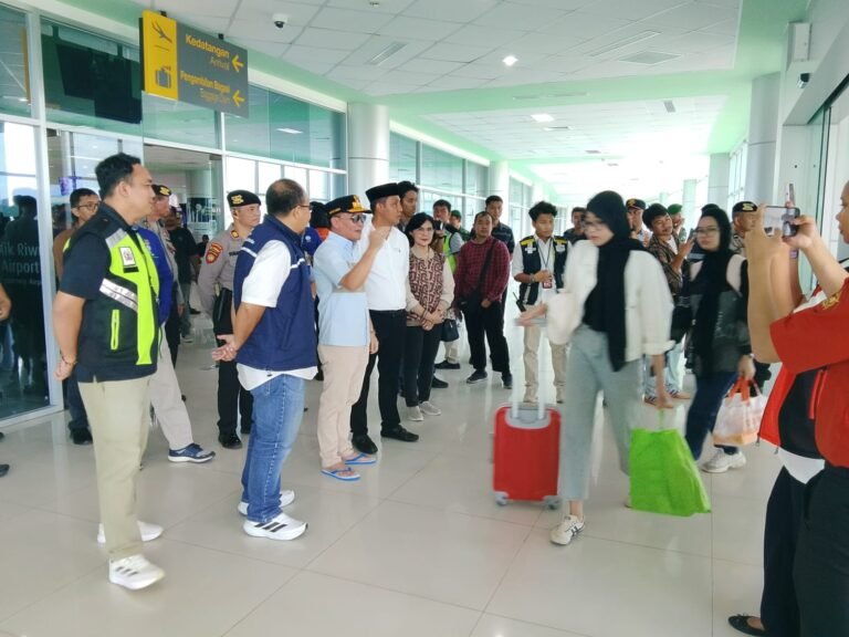 Pastikan Mudik Aman, Gubernur Agustiar Sabran Cek Kesiapan Layanan di Bandara Tjilik Riwut