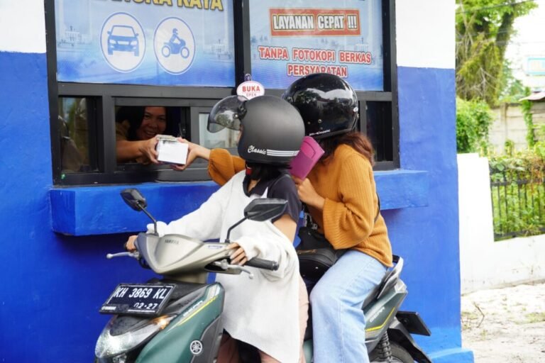 Bayar Pajak Kendaraan Makin Cepat, Layanan Samsat Drive Thru Kini Hadir di Palangka Raya