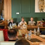 Sambangi Balikpapan, Gubernur Kalteng Rangkul Tokoh Adat Dayak Lintas Provinsi