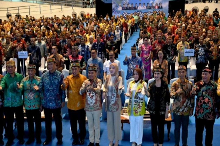 Dari Desa untuk Kalteng Maju: Gubernur Agustiar Sabran Kobarkan Semangat Membangun dari Ujung Tombak